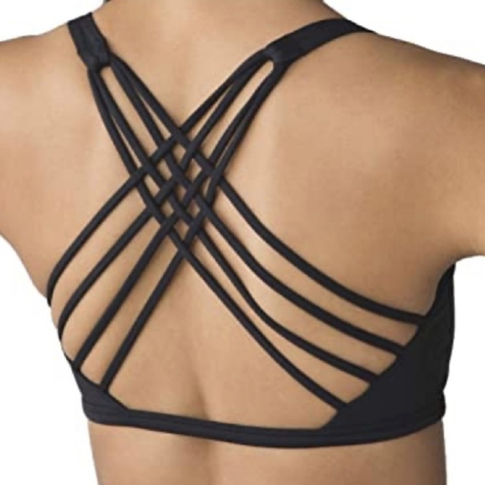 Lululemon Free To Be Wild Bra in Black Size 4
